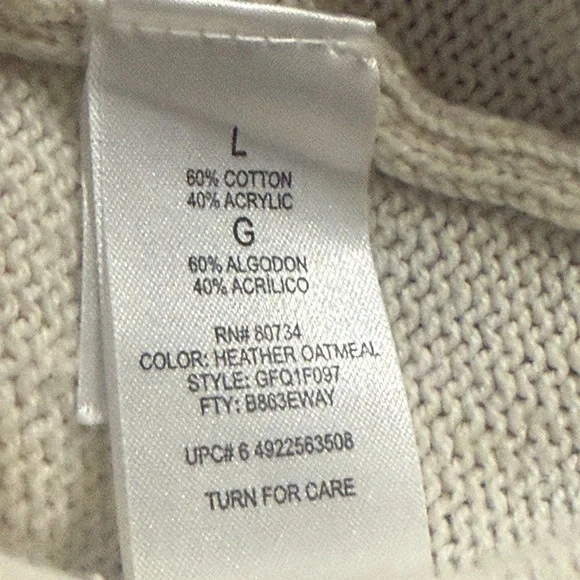 Cozy BCBG Paris Sweater - Size L 🌟 - Picture 4 of 4